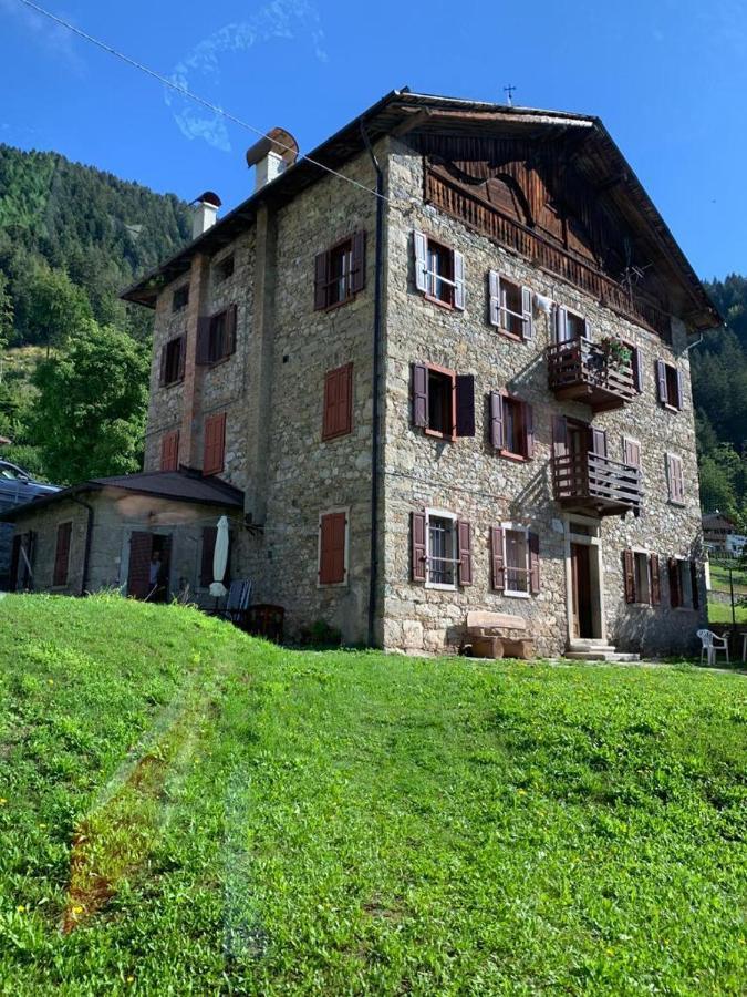 L' Antica Casa Di Maria Lilia Apartman Pieve di Cadore Kültér fotó
